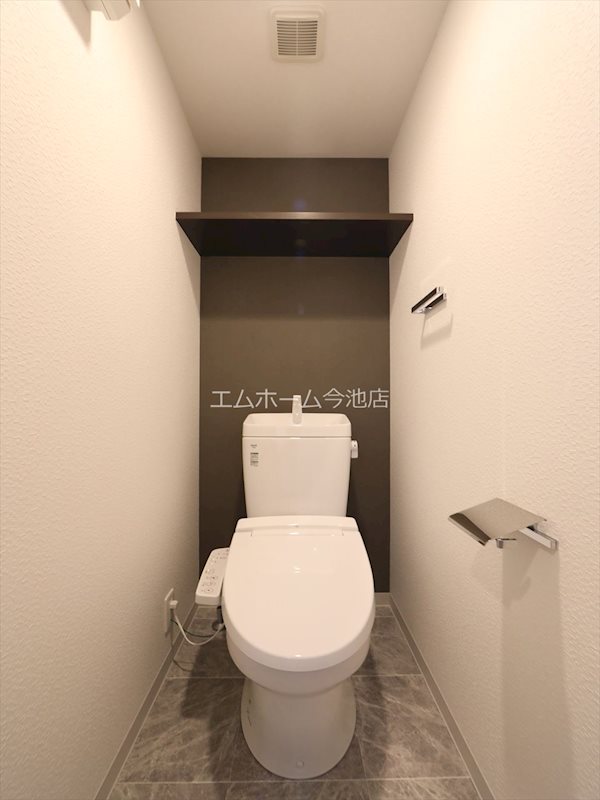 トイレ　温水洗浄便座付トイレ