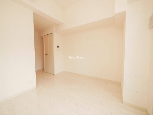 その他部屋・スペース　落ち着いた色調の寝室です