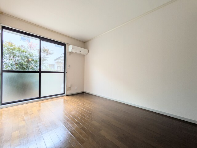 居室・リビング　★【洋室６帖】　南向きのお部屋★