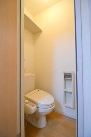 トイレ　清潔感溢れるトイレ