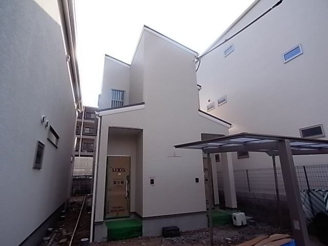 建物外観　建設中