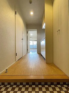玄関　株式会社ボンズ・ジャパン