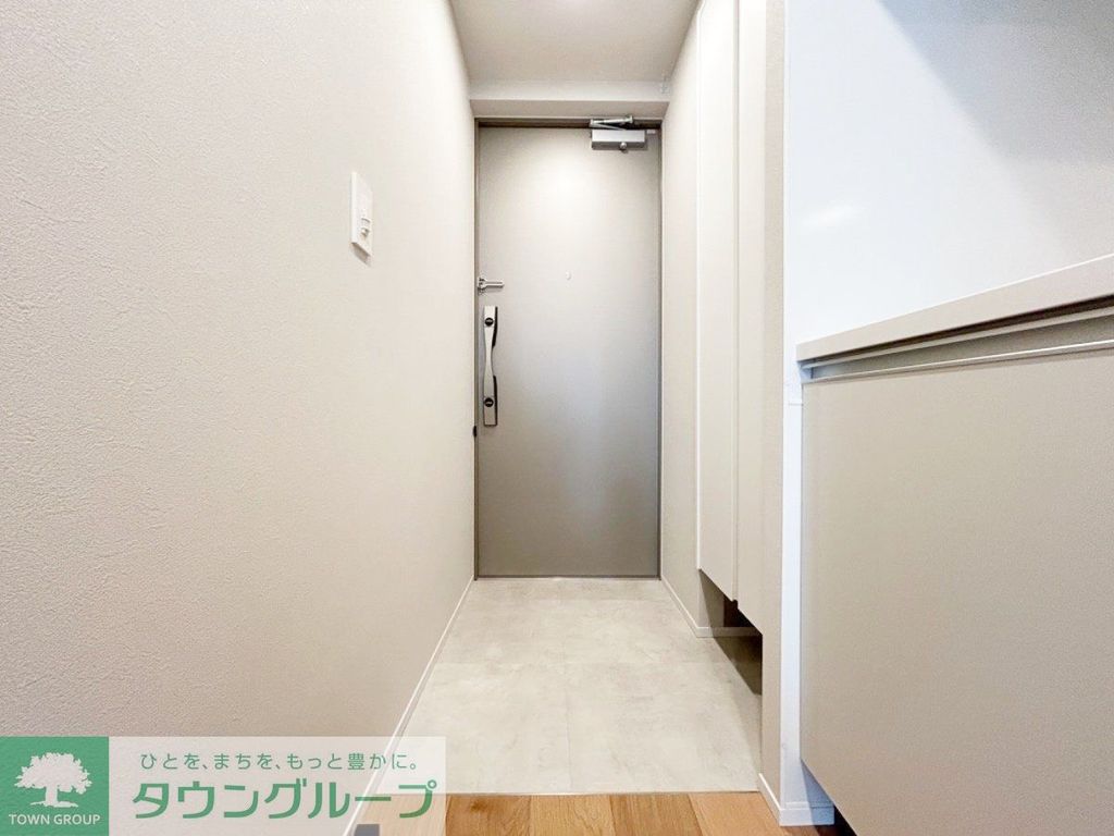 玄関　お部屋探しは株式会社　タウンハウジング　までお気軽にお問合…