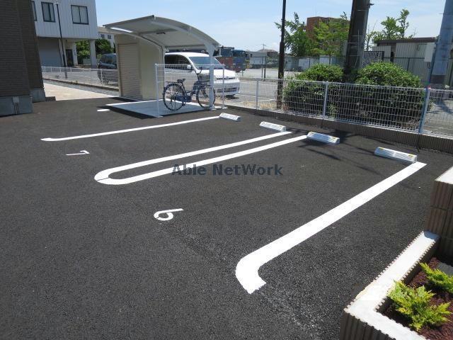 駐車場　駐車場