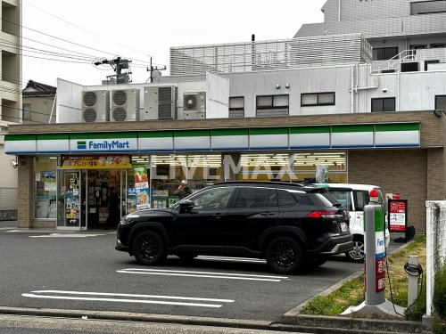 コンビニ　ファミリーマート 森下駅前店（コンビニ）まで390m