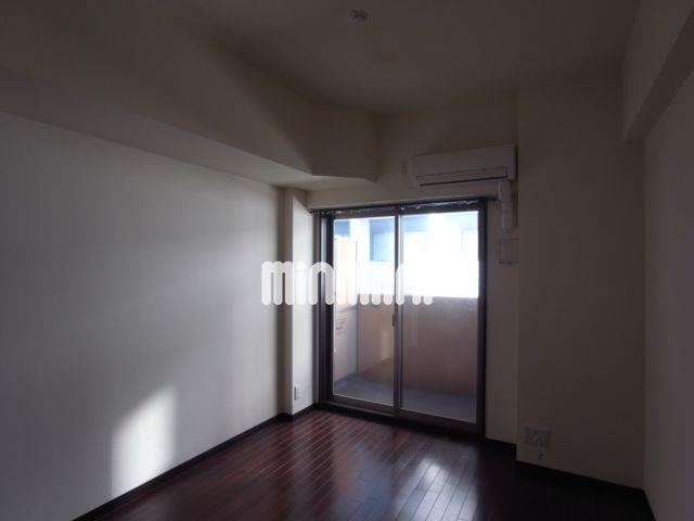 居室・リビング　白を基調とした内装です