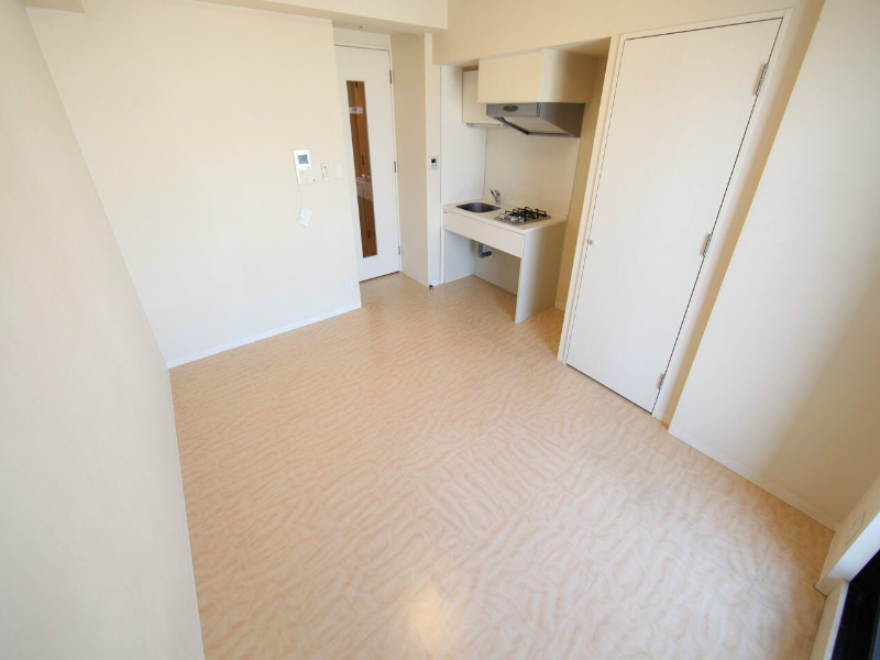 居室・リビング　洋室7.2帖　収納付　エアコン完備