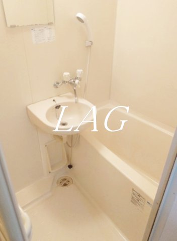 バス・シャワールーム　お風呂です。
