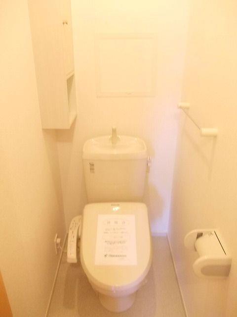 トイレ　温水洗浄便座