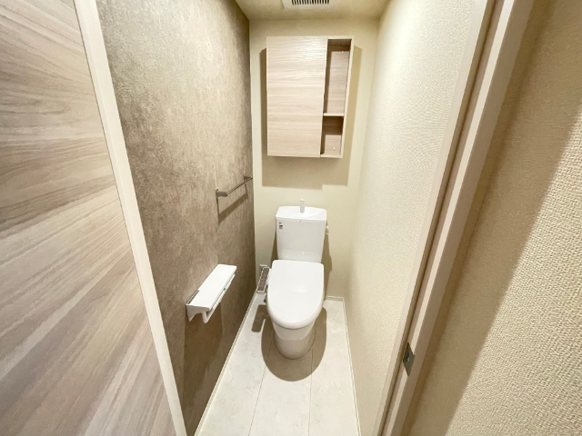 トイレ　温水洗浄便座付きのトイレです