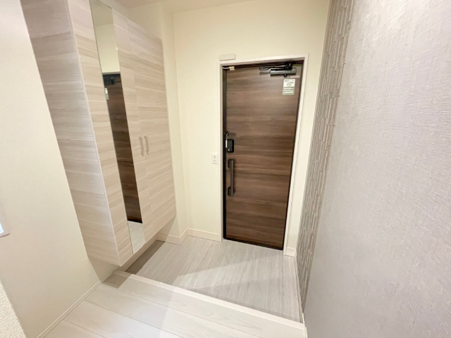 玄関　下駄箱付きの玄関です