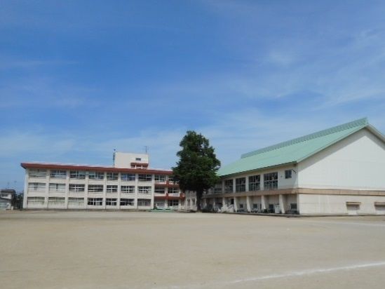 小学校　川治小学校（小学校）まで280m