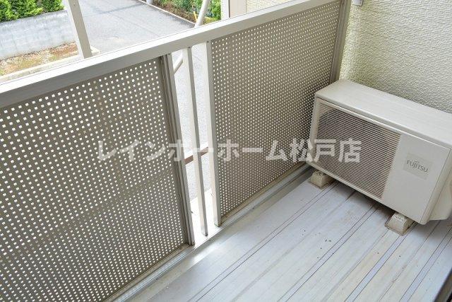 バルコニー　お洗濯にも便利なバルコニー付き