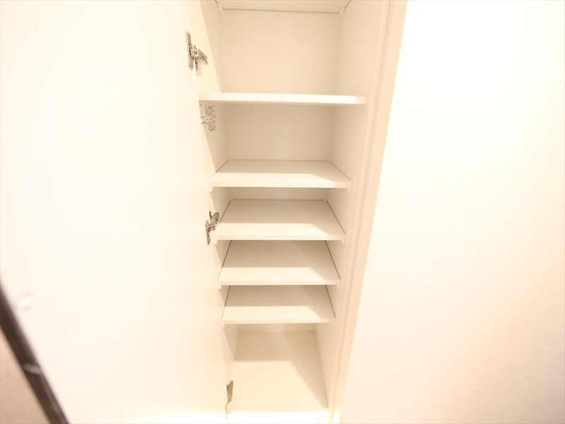 玄関　玄関　シューズボックス付（収納充実してます）