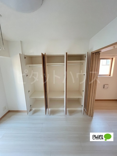 収納　クローゼット