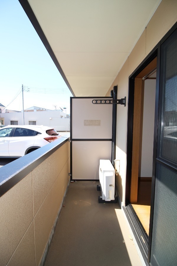 バルコニー　洗濯物が干せるバルコニー