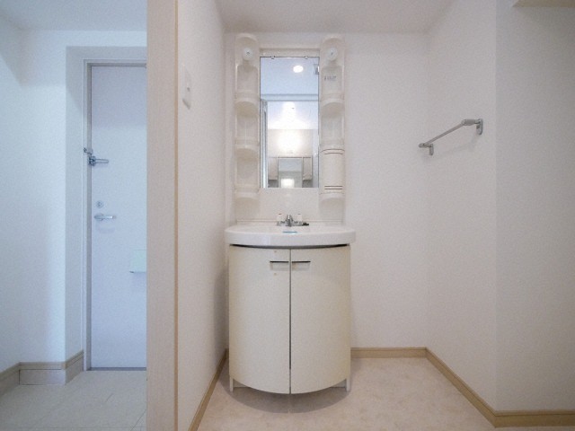 洗面設備　独立洗面台です