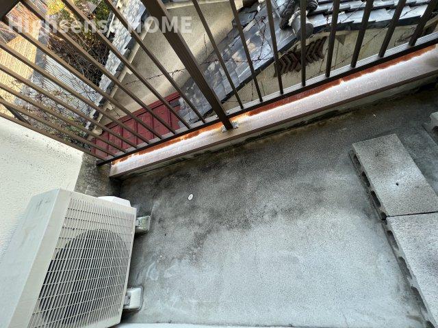 バルコニー　暖かな日差しのふりそそぐバルコニー