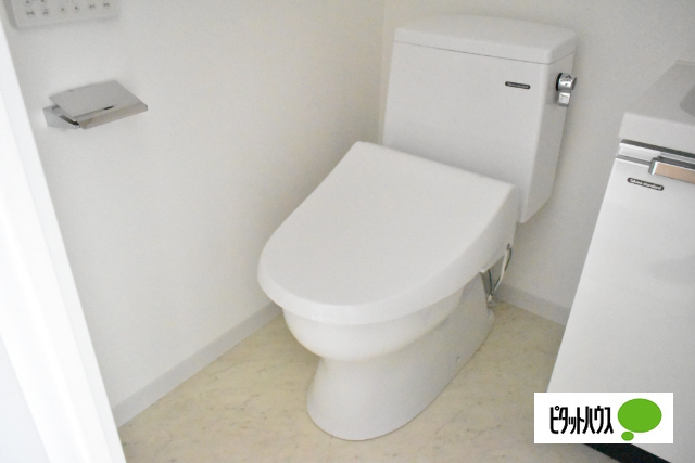 トイレ　温水洗浄便座