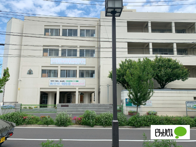 中学校　横浜市立蒔田中学校（中学校）まで374m