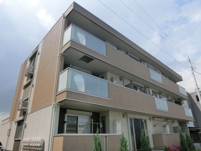 建物外観　２０１２年築・駅徒歩５分