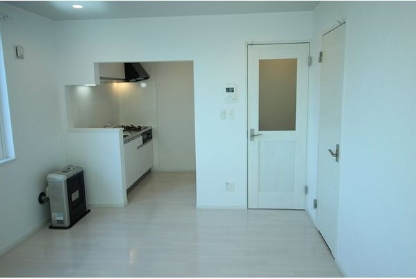 居室・リビング　☆8.4帖の広々としたリビングです！