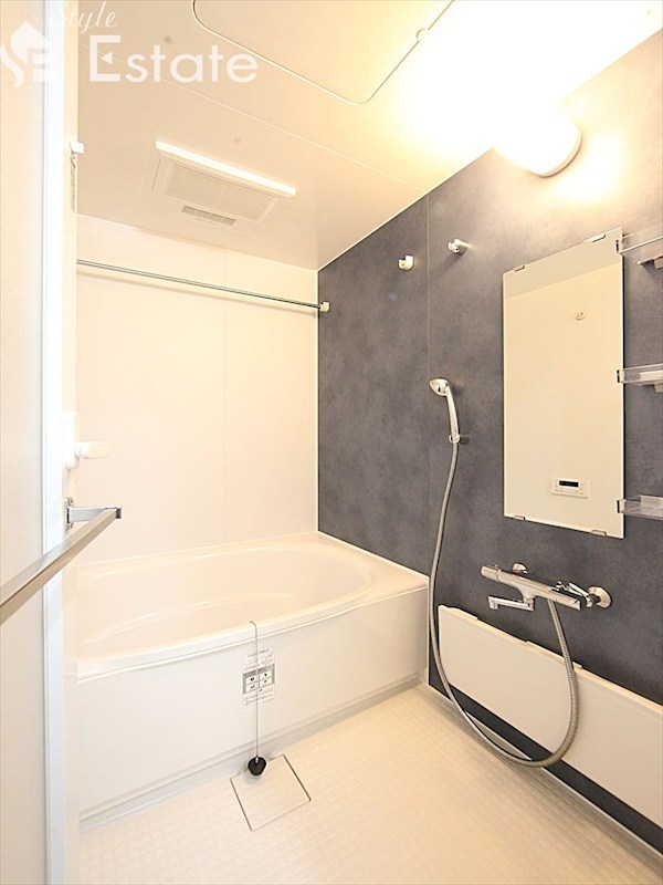 バス・シャワールーム　バスルーム