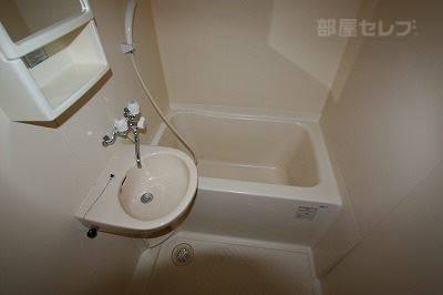 洗面設備　ゆっくりお風呂でもいかがですか