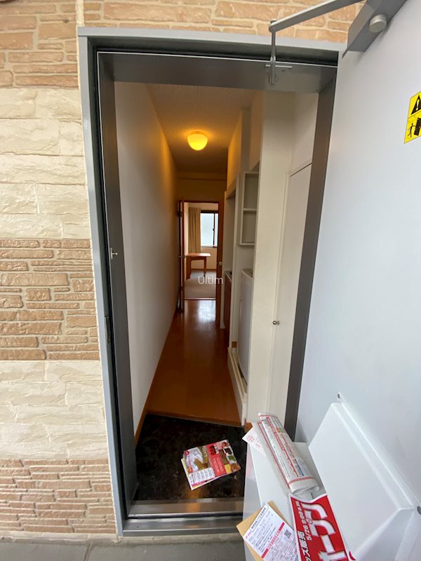 玄関　※他のお部屋の写真です