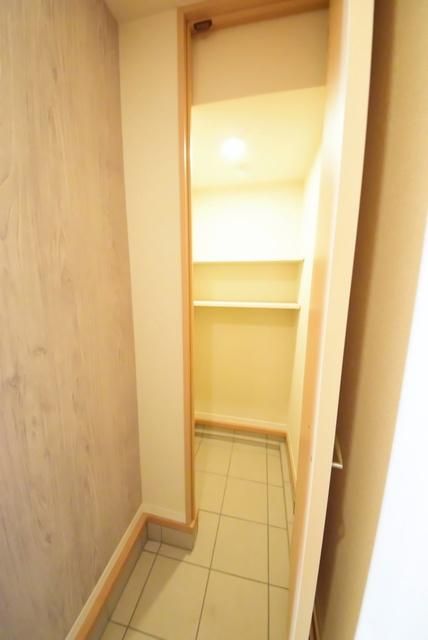 その他　ウォークインシューズボックス付きです