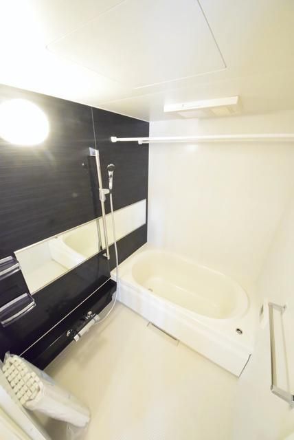 バス・シャワールーム　浴室乾燥機付きです