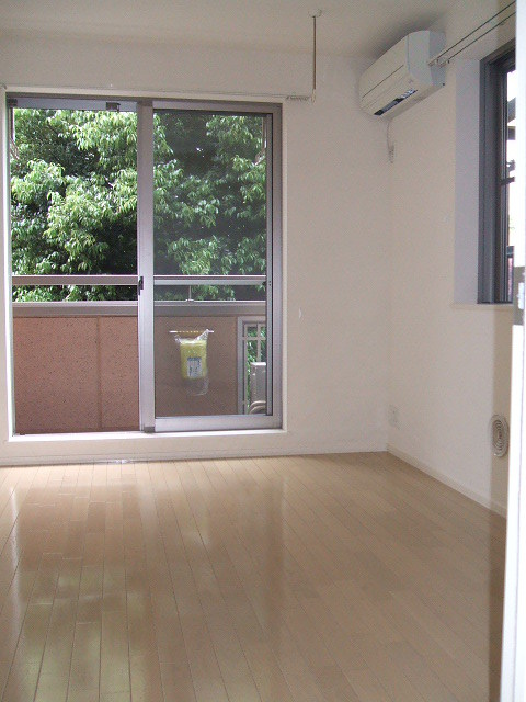 居室・リビング　角部屋2面採光