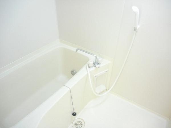 バス・シャワールーム　追い焚き機能付バス！