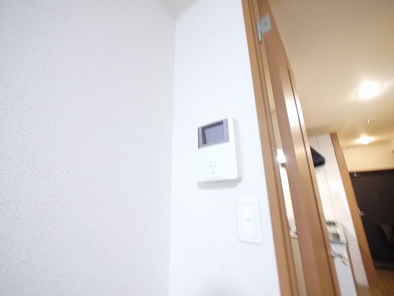 セキュリティ　モニター付きインターホン