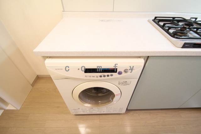 その他設備　ドラム式洗濯乾燥機付き