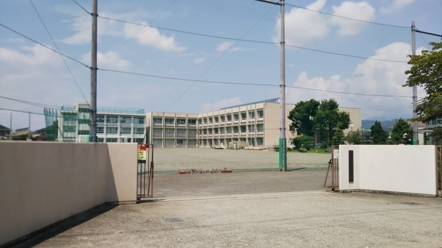 中学校　南西中学校（中学校）まで420m
