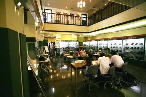 図書館　東京理科大学神楽坂図書館（図書館）まで740m