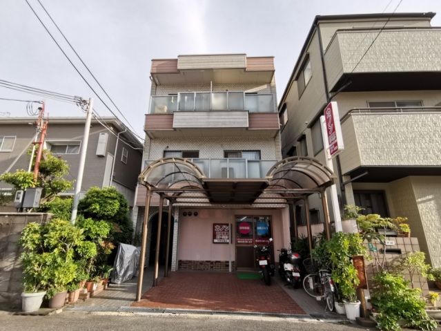 建物外観　最上階角部屋