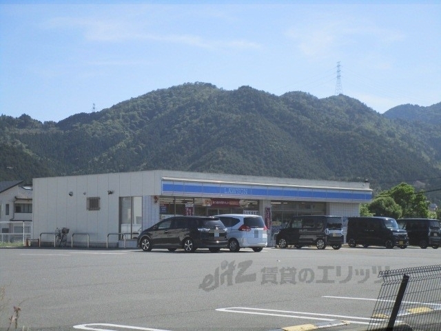 コンビニ　ローソン篠山インター店（コンビニ）まで500m