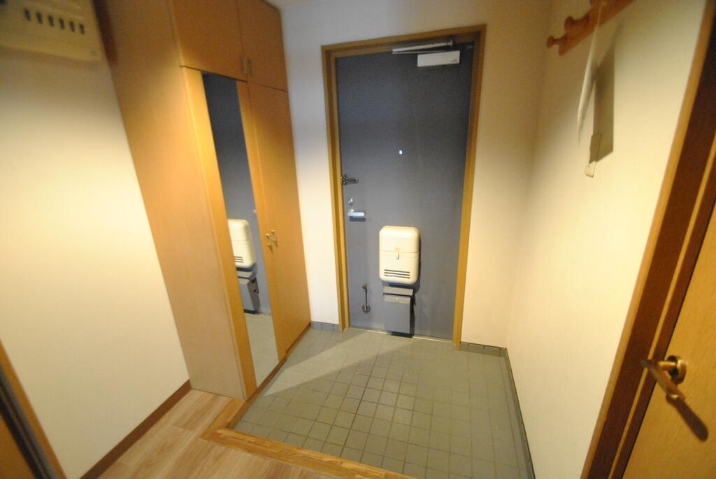 玄関　他室参考写真・現況優先
