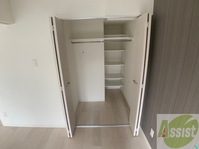 収納　寝室の収納です。部屋がすっきり片付きます。