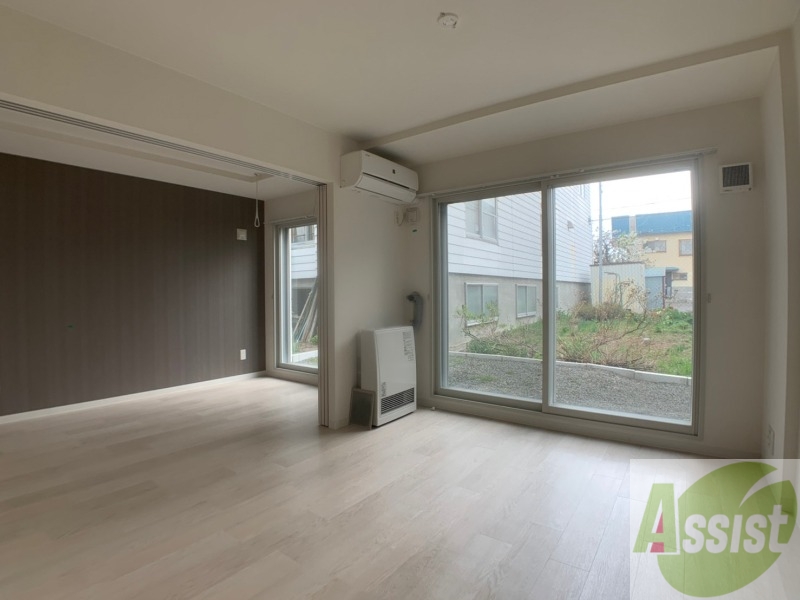 居室・リビング　広くてキレイなお部屋が広がっていて、充実した生活が送れそう。