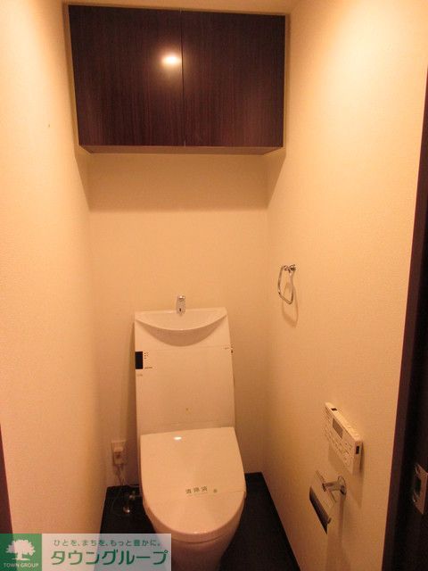 トイレ　Aタイプ2017年8月撮影 同タイプ401号室の写真です。