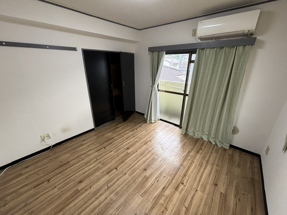 Yビル弐番館の居間写真