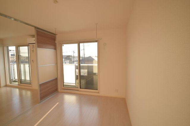 その他部屋・スペース　落ち着いて過ごせるお部屋なので、寝室にいかがでしょうか