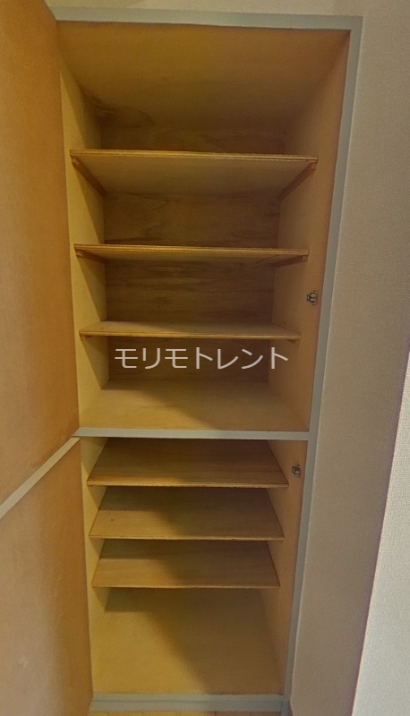 収納　室内参考写真（３０４号室）