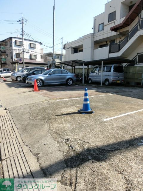 駐車場　敷地内駐車場
