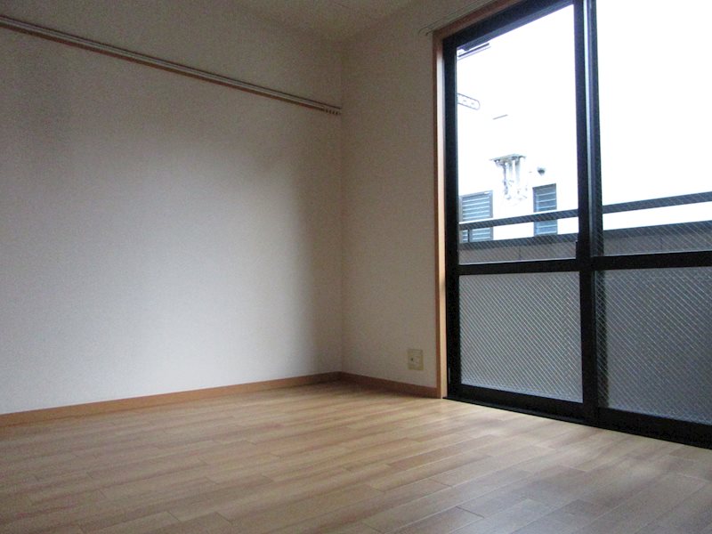 その他部屋・スペース　ニ面採光で明るいお部屋です