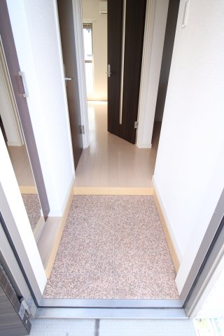 玄関　（別タイプ参考写真）フォレストメゾン駒込　北区中里1