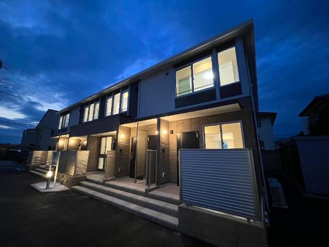 建物外観　外観写真（夜）